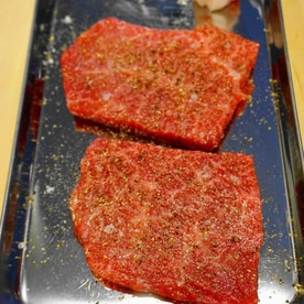 ご家庭でも美味しく出来る 牛ももステーキの焼き方 レシピ 作り方 By Oppeke22 楽天レシピ